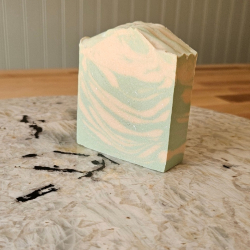 ✨️Sold Out✨️ Sweet Mint Goat Milk Soap - Picture 1 of 2
